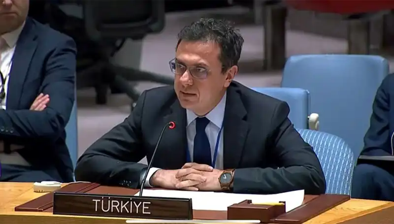 İsrail, Suriye’de Hava Saldırılarını Durdurmalı mı? Keçeli’nin Açıklamaları