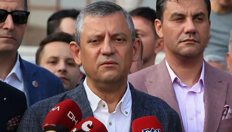 Özgür Özel: "Seçimin Temel Taşı Olan Sandığı Ortadan Kaldırmak İstiyorlar"