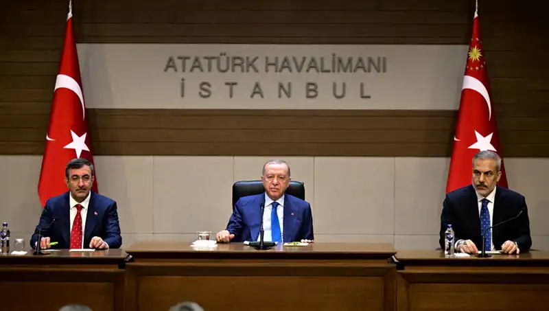 Cumhurbaşkanı Erdoğan'dan Özel'e Sert Yanıt: "Sağır Duymaz, Uydurur"
