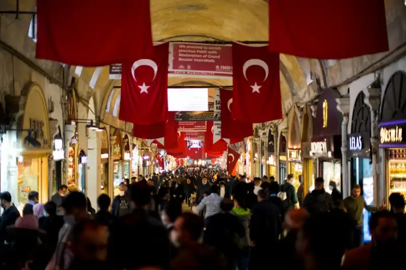 Kapalıçarşı'da 100 Milyon Liralık Vurgun: Korumalar ve Lüks Restoran İlişkisi!
