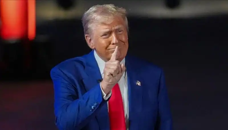 Trump, Wall Street Journal’ı Basın Havuzundan Çıkardı: Epstein’a Mektup Skandalı!