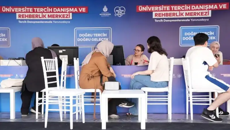 İstanbul'da Eğitimin Geleceği İçin İBB Tercih Danışma Merkezleri Kuruldu!