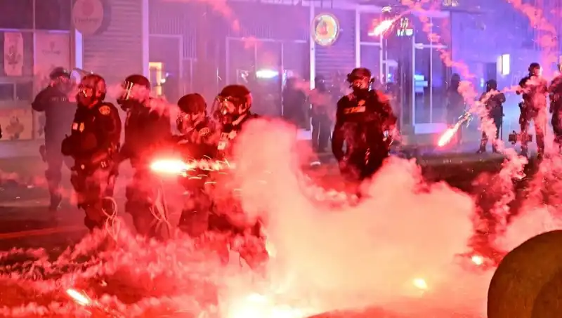 Los Angeles'taki Protestolar, Tüm ABD'yi Saran Bir İsyanın Fitilini Ateşliyor