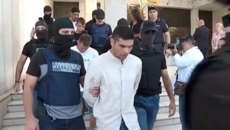 Atina’da Şok Cinayet: Profesörün Eski Eşi ve 4 Kişi Gözaltında