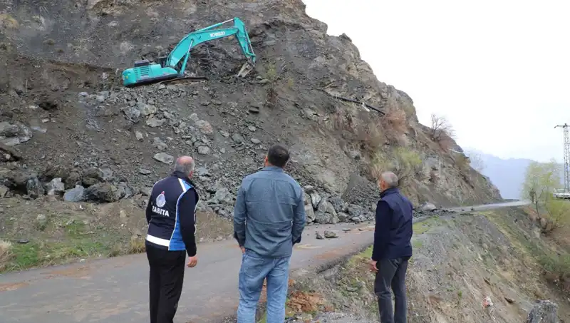 Hakkari’de Kaya Düşmelerine Karşı Yeni Çalışmalar Başlatıldı