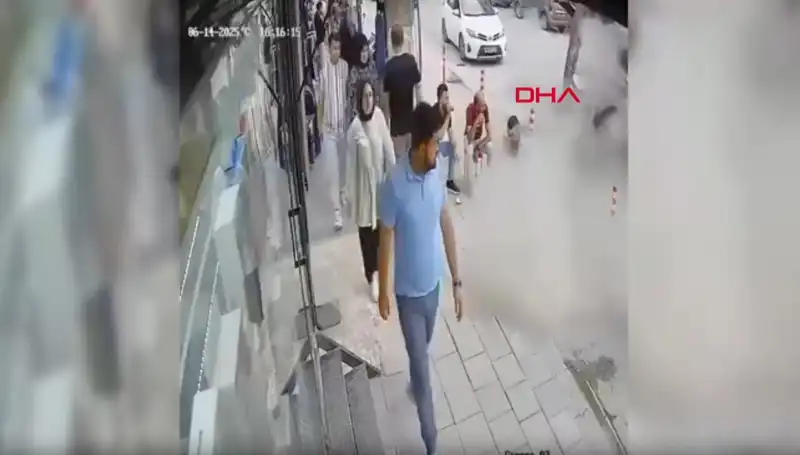 TIR Pastiği Patladı: Şok Olacak Anların Tanığı Oldular!